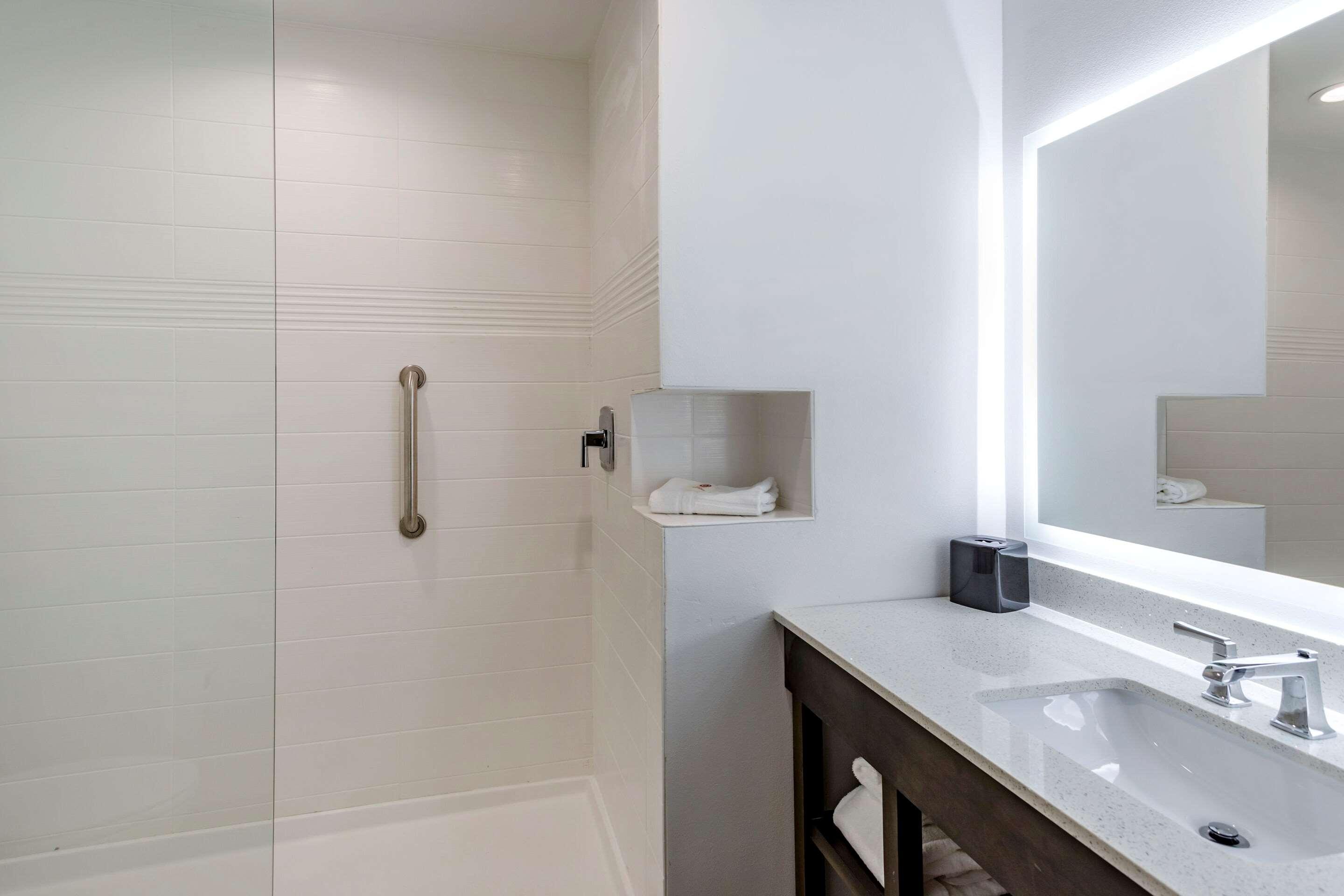 Comfort Inn & Suites Олив-Бранч Экстерьер фото