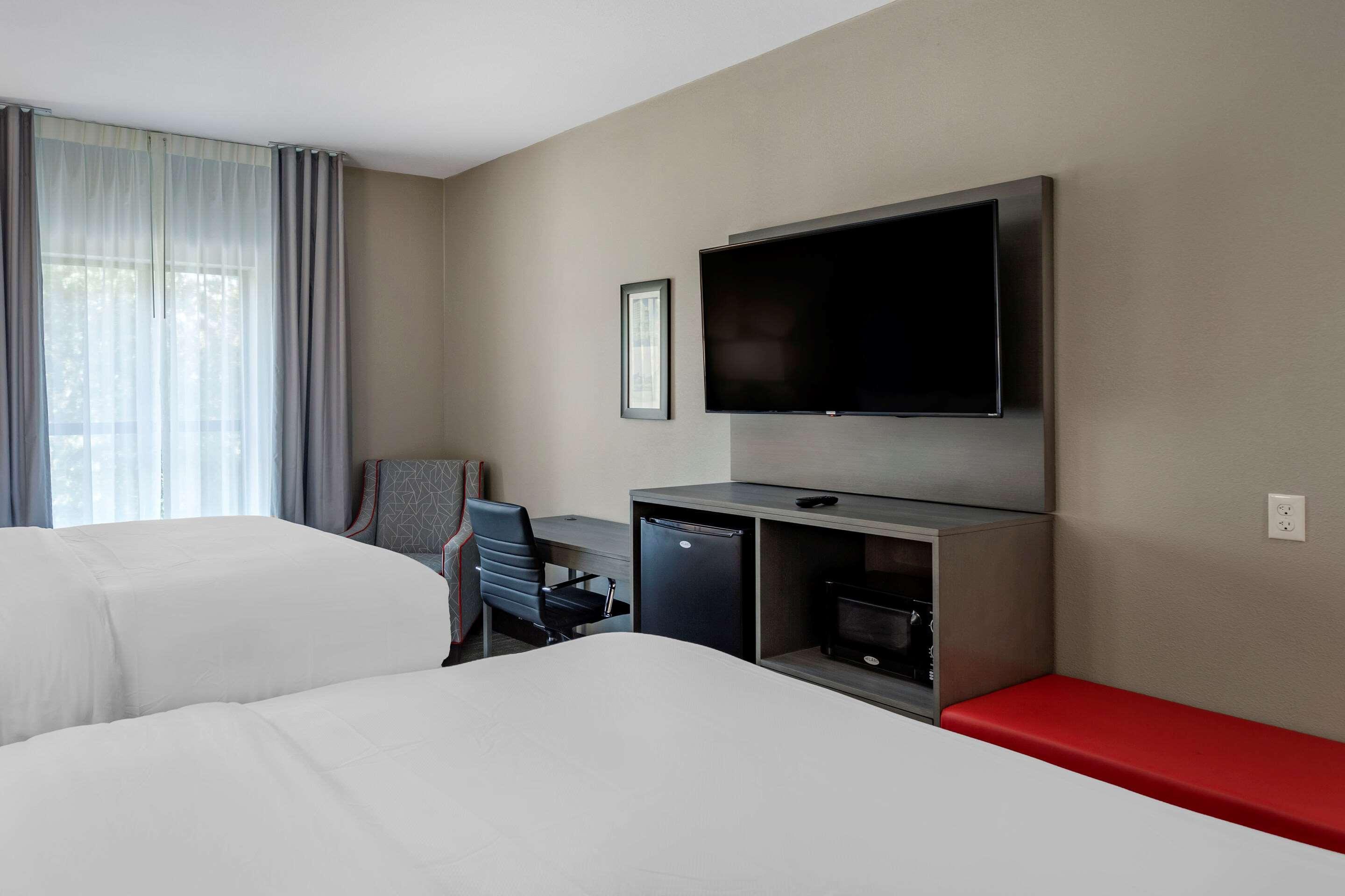 Comfort Inn & Suites Олив-Бранч Экстерьер фото