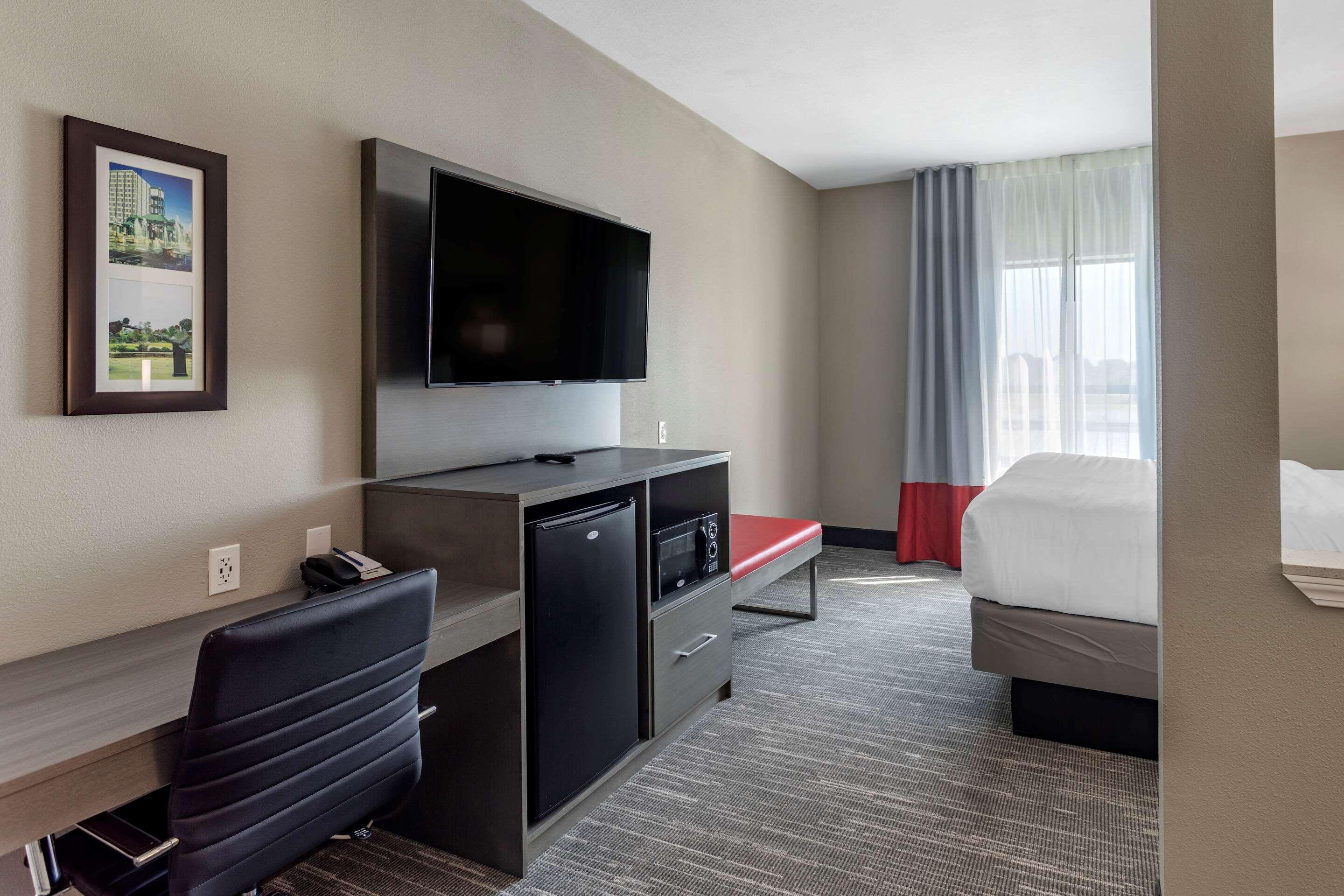 Comfort Inn & Suites Олив-Бранч Экстерьер фото