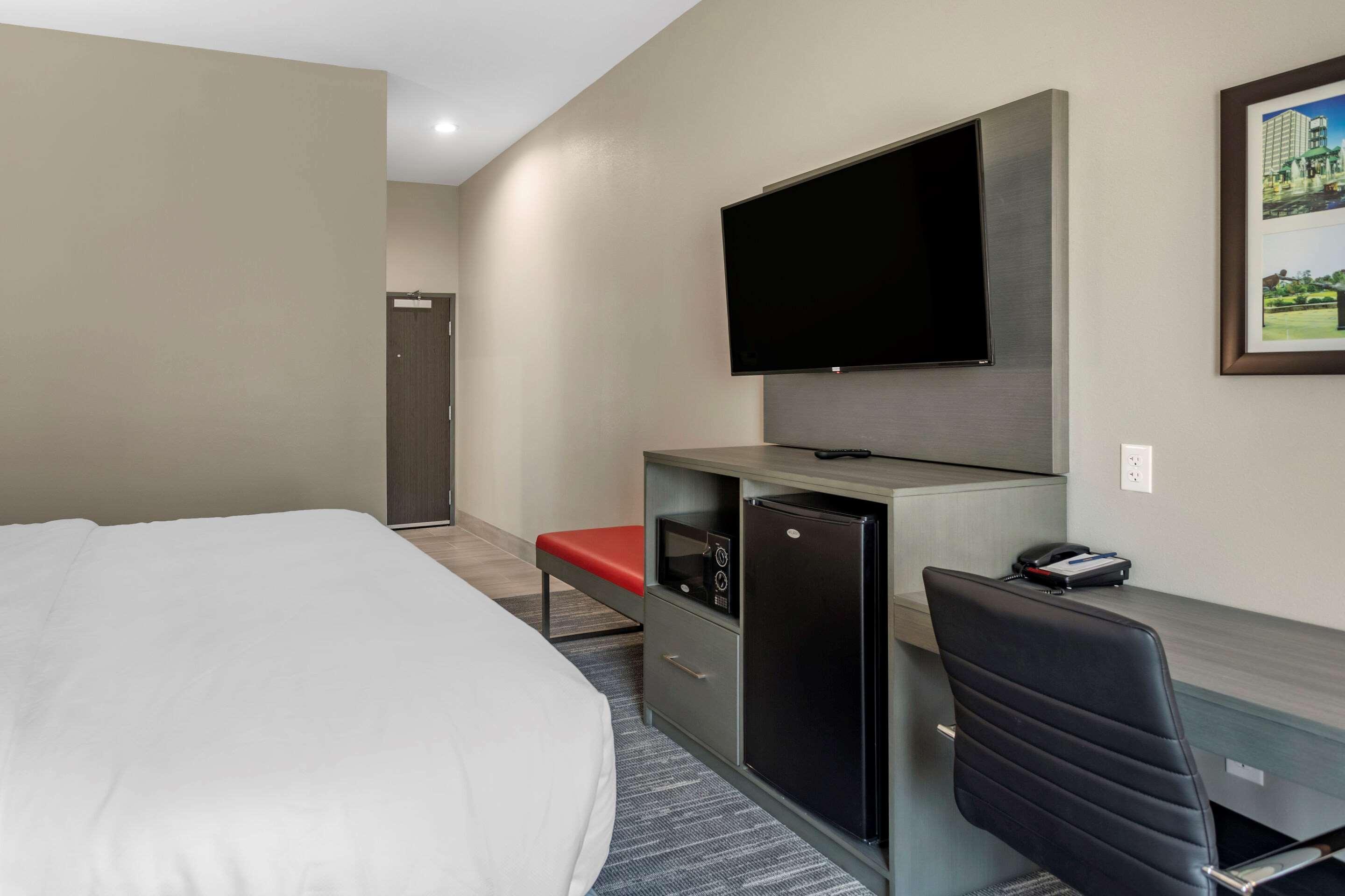 Comfort Inn & Suites Олив-Бранч Экстерьер фото