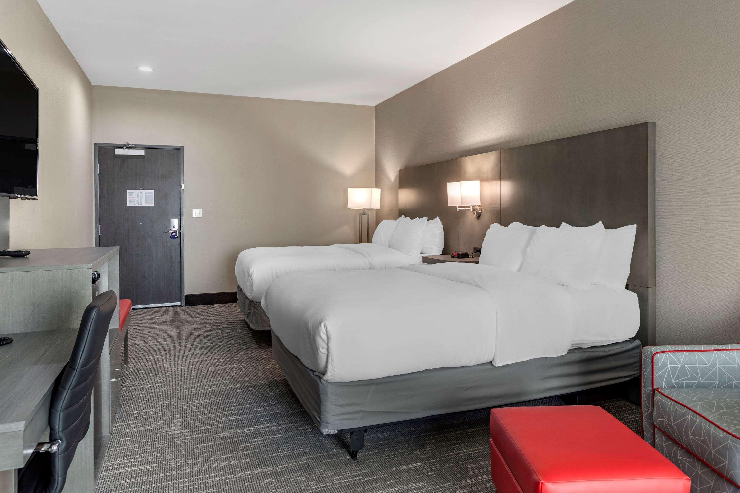 Comfort Inn & Suites Олив-Бранч Экстерьер фото