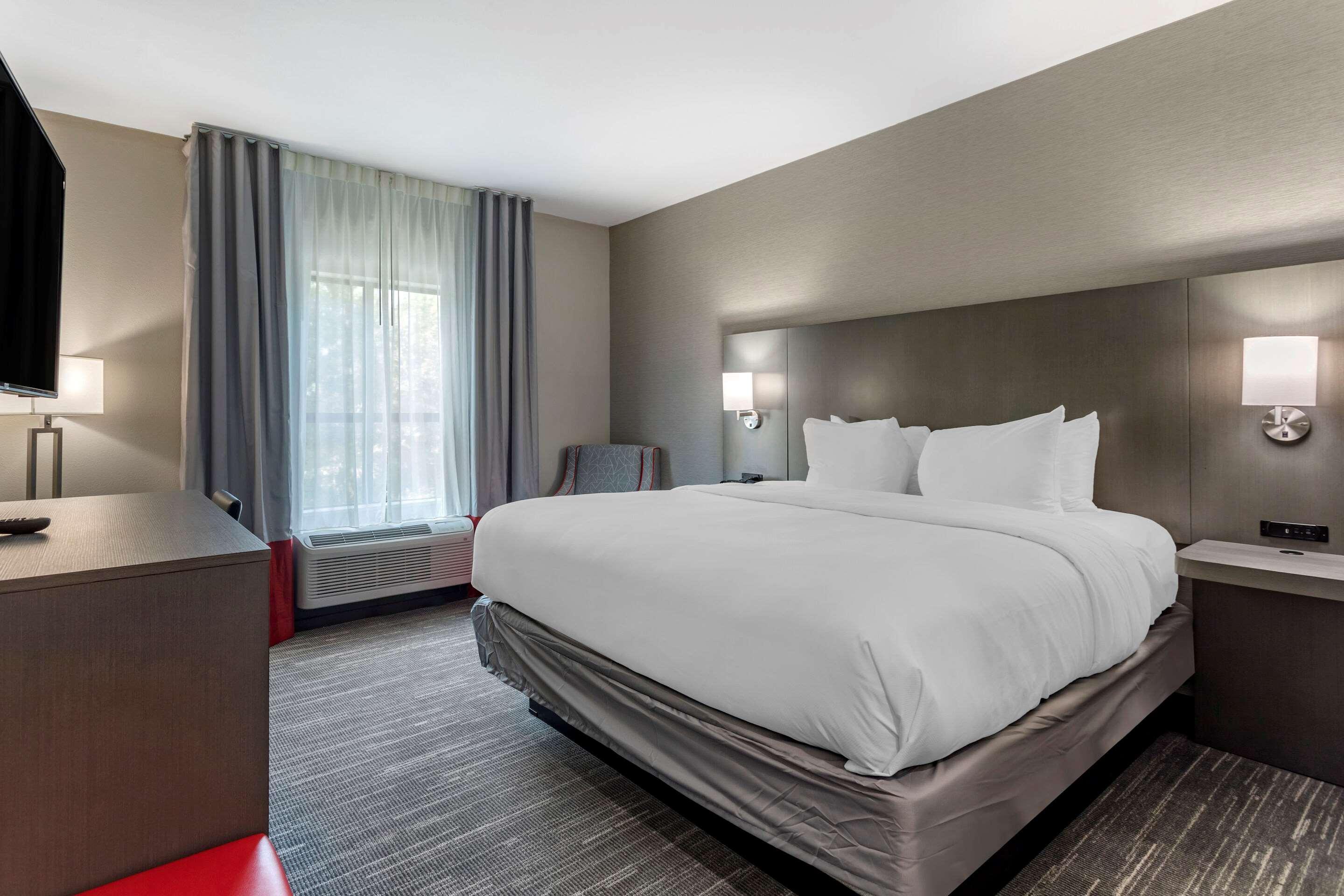 Comfort Inn & Suites Олив-Бранч Экстерьер фото