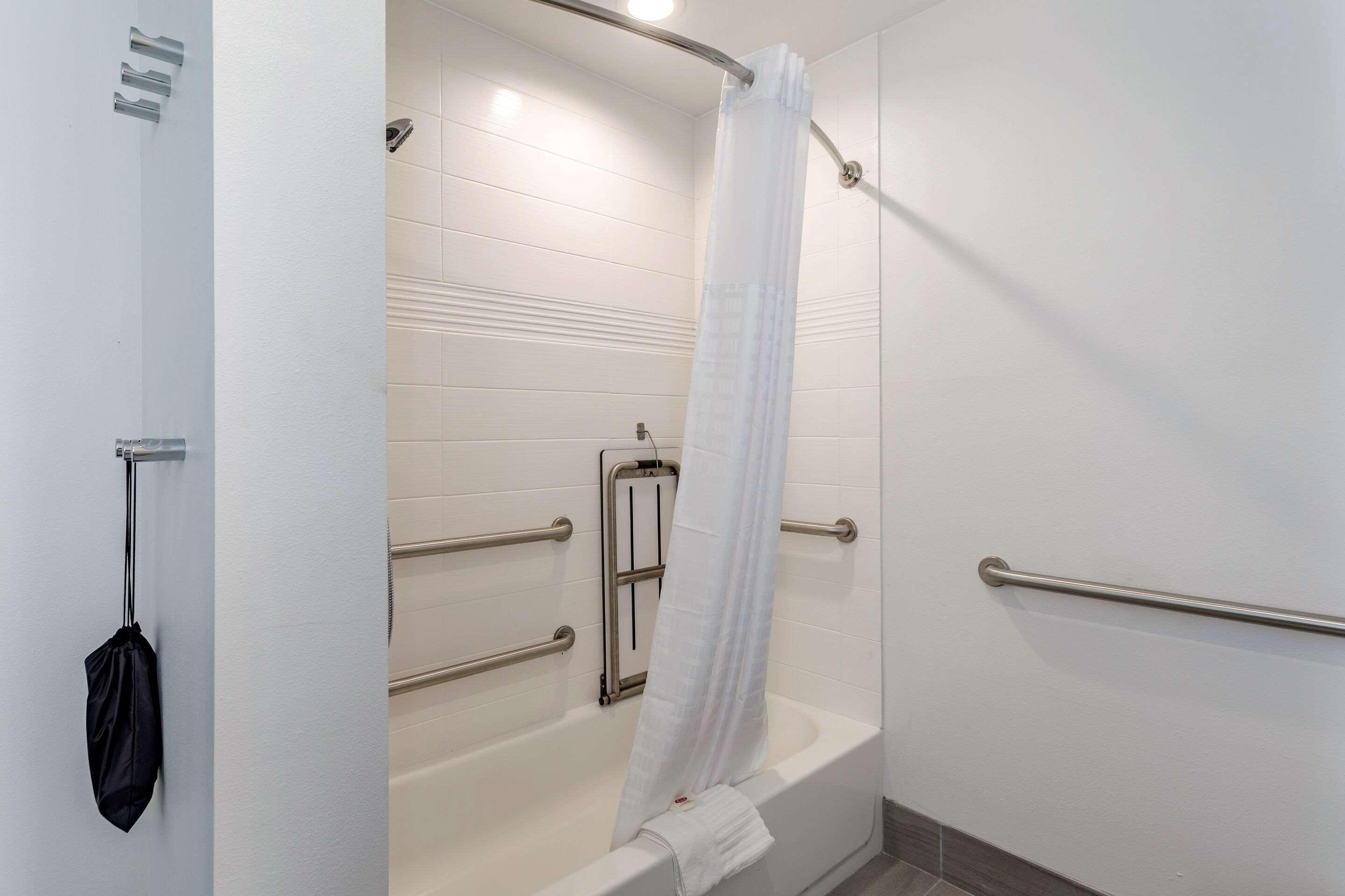 Comfort Inn & Suites Олив-Бранч Экстерьер фото